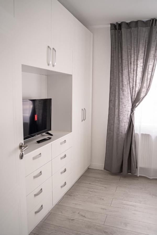 Cozy Apartment In Dumbravita Dumbravita  Esterno foto